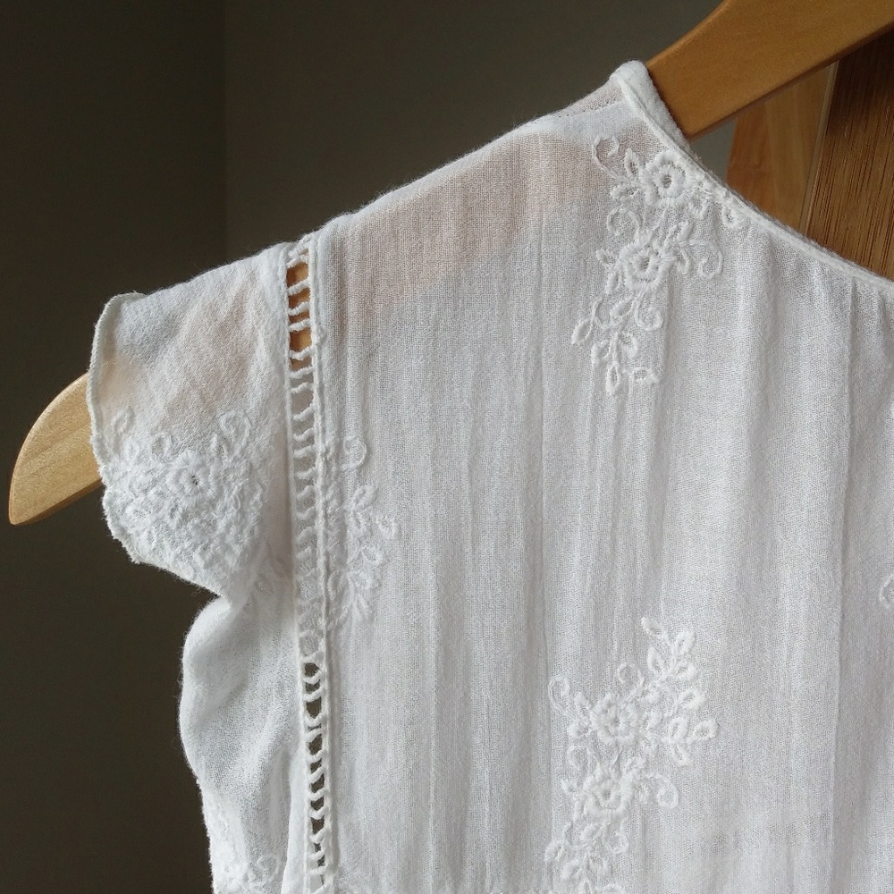 Zara White Embroidered Ruffle Blouse
